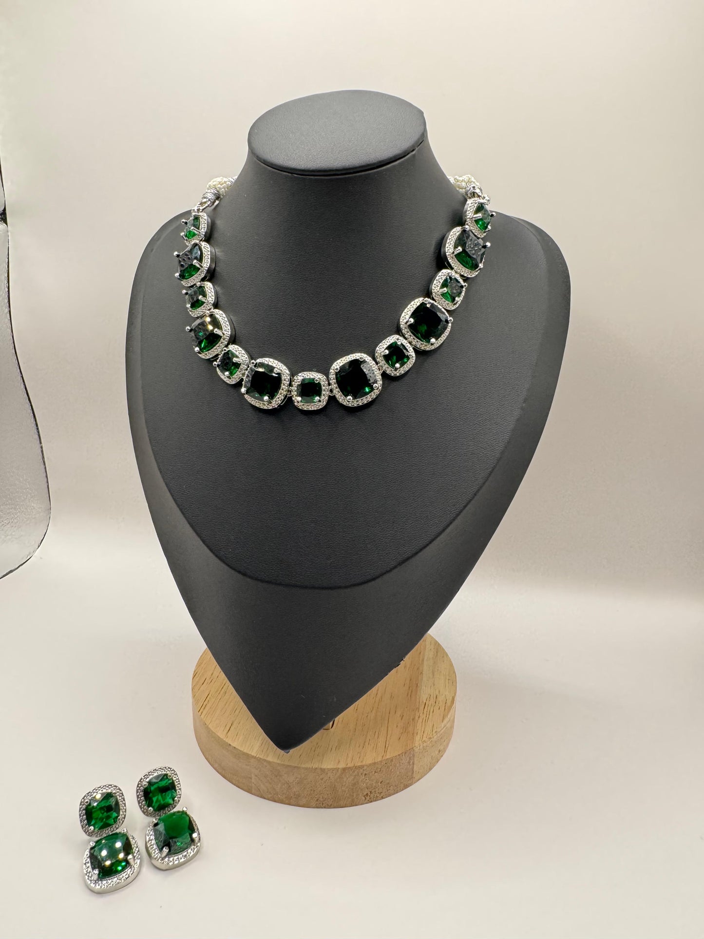 Luxurious Dark Green Crystal Necklace & Earrings Set