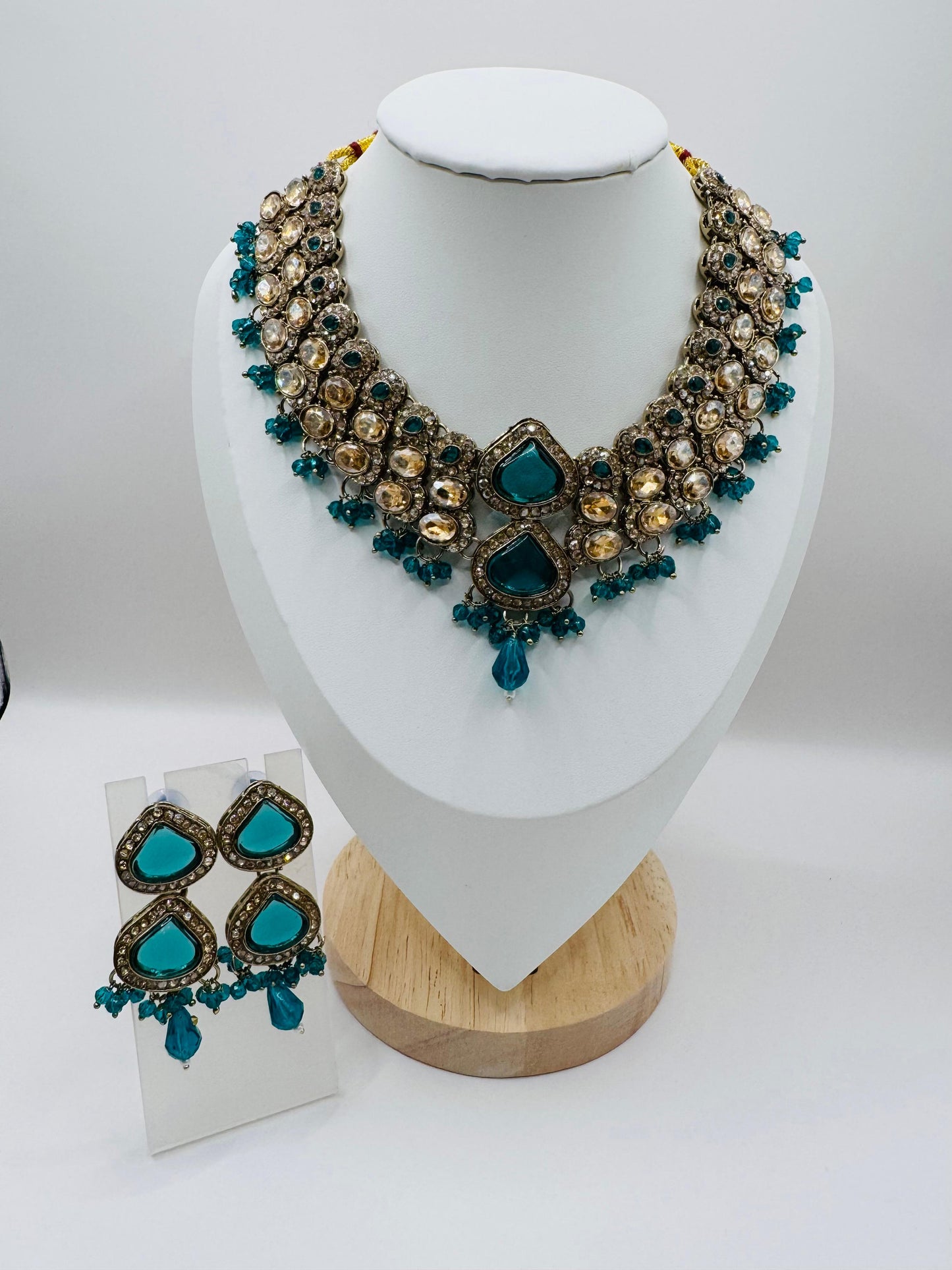 Antique Gold Kundan Necklace Set with Teal Stones