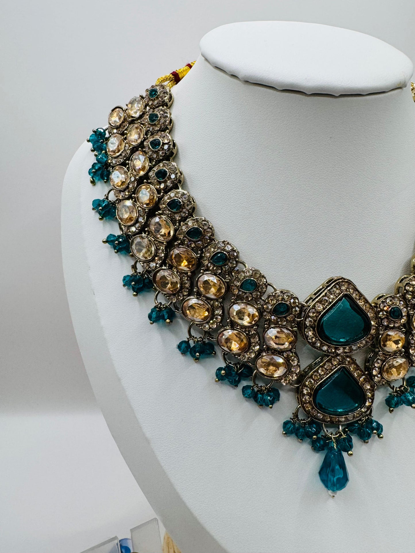 Antique Gold Kundan Necklace Set with Teal Stones