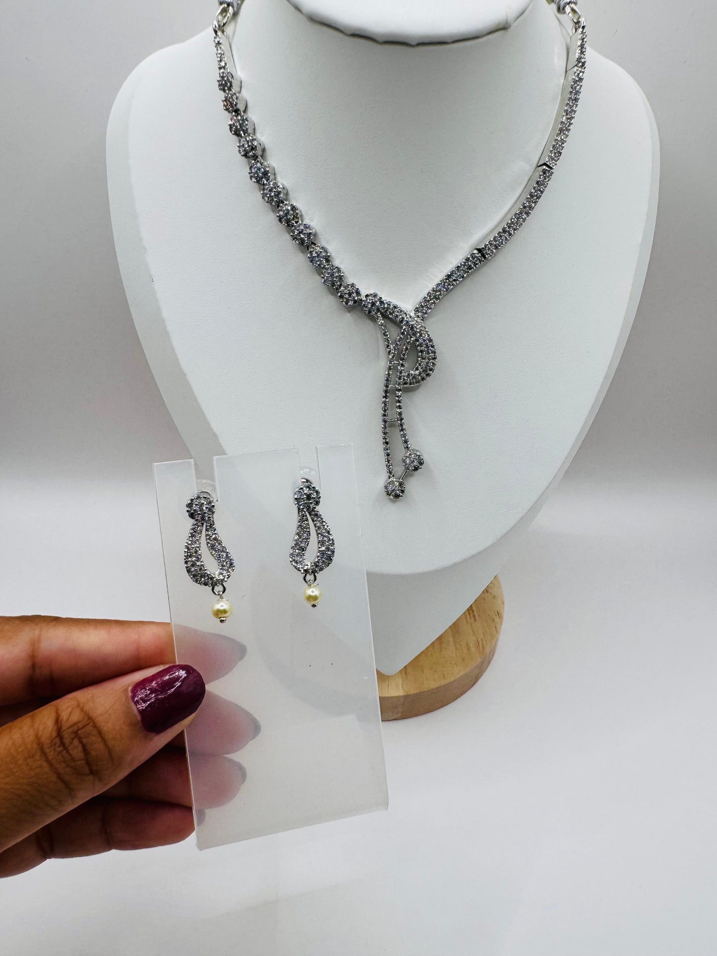 Silver-Toned Crystal Knot Necklace Set – Elegant Necklace & Earring Combo