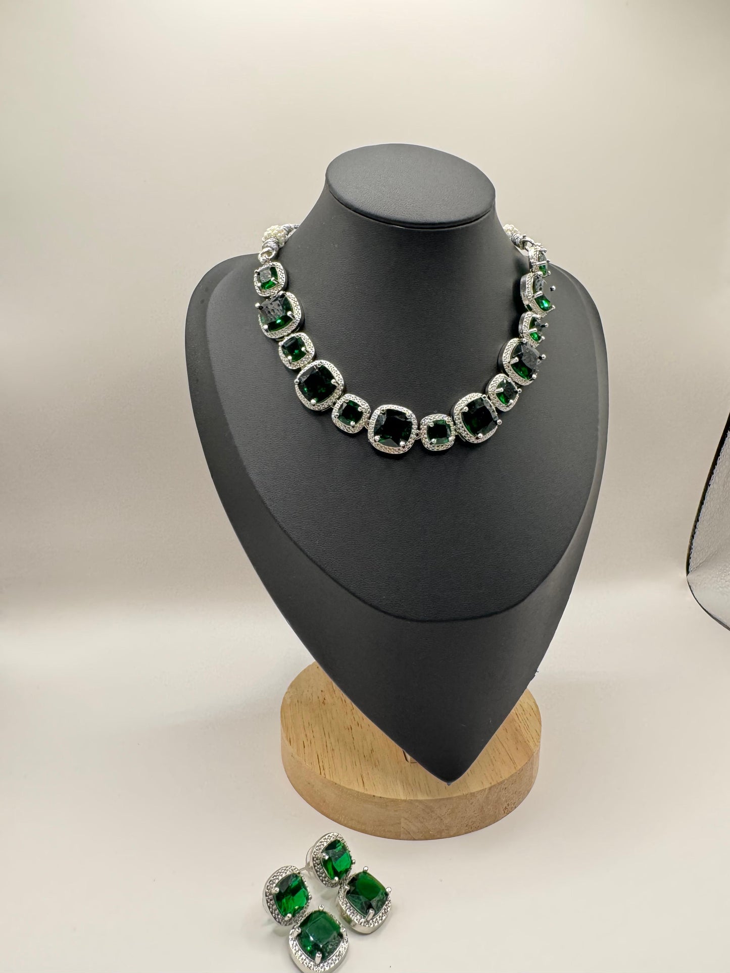 Luxurious Dark Green Crystal Necklace & Earrings Set